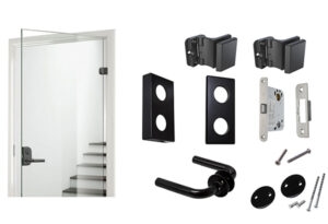 Glasdörr med svarta beslag beställ